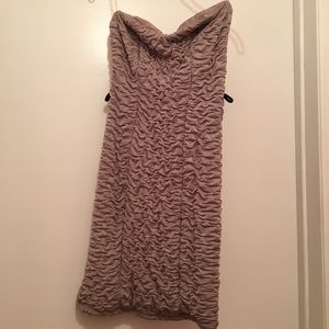 Lulu’s strapless dress